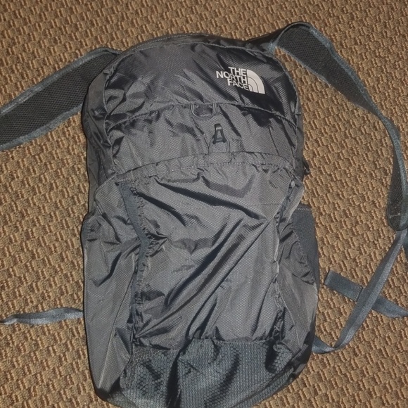 north face flyweight 17l